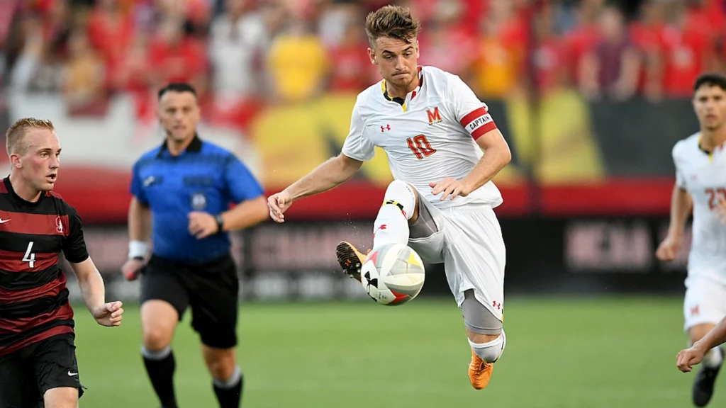 Fotbollsspelare på en universitetsmatch