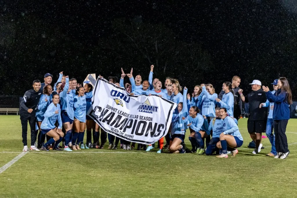 Oral Roberts Universitys damlag firar konferenstiteln